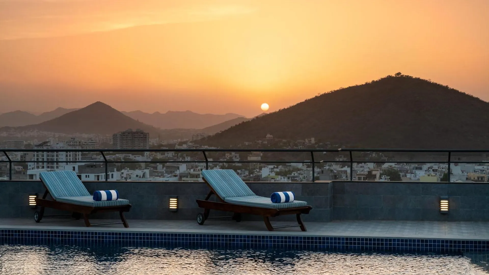 Отель Ramada Encore By Wyndham Udaipur Roopnagar